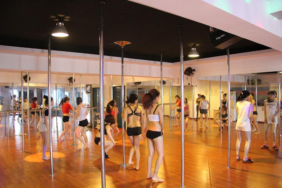 合肥鋼管舞培訓帶你尋找快樂的自己_合肥