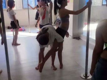 圖 成都鋼管舞培訓班 零基礎鋼管舞培訓學校 無需基礎 成都文體培訓