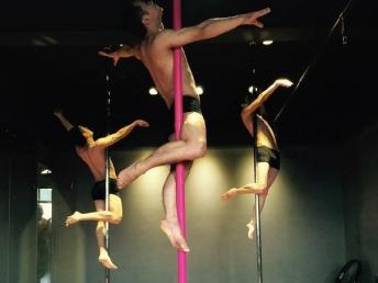 圖 深圳實力強的鋼管舞學(xué)校,包推薦高薪演工作 深圳文體培訓(xùn)